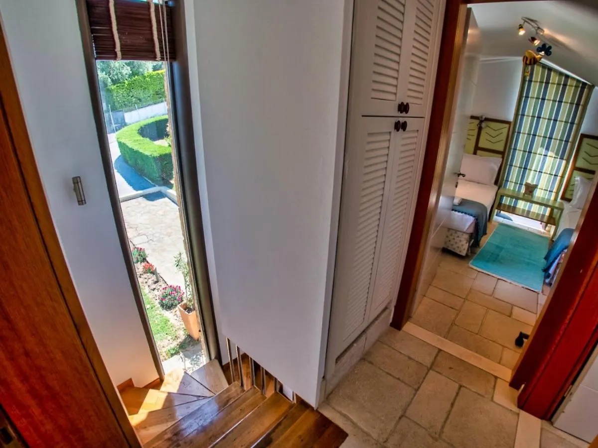 Sani Lili 8 Villa